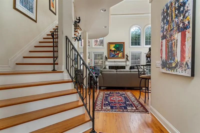6375 Glenridge Drive Ne Unit 300, Sandy Springs, Georgia 30328, 4 Bedrooms Bedrooms, ,4 BathroomsBathrooms,Residential,Sold,6375 Glenridge Drive Ne Unit 300,6651465