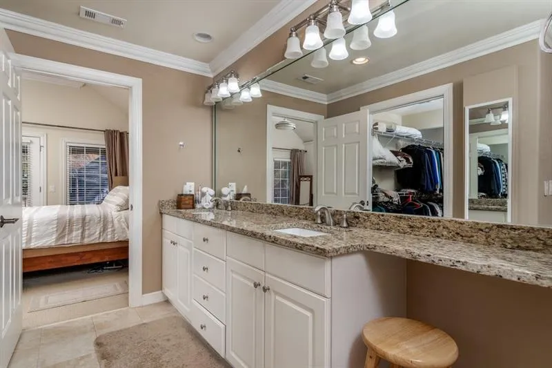 6375 Glenridge Drive Ne Unit 300, Sandy Springs, Georgia 30328, 4 Bedrooms Bedrooms, ,4 BathroomsBathrooms,Residential,Sold,6375 Glenridge Drive Ne Unit 300,6651465