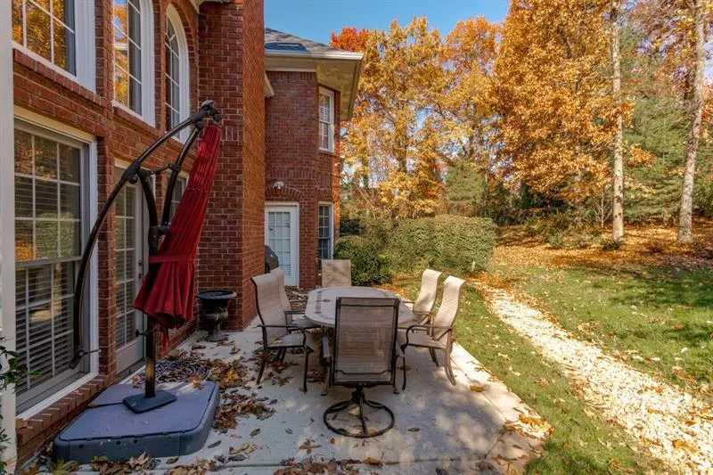 6375 Glenridge Drive Ne Unit 300, Sandy Springs, Georgia 30328, 4 Bedrooms Bedrooms, ,4 BathroomsBathrooms,Residential,Sold,6375 Glenridge Drive Ne Unit 300,6651465