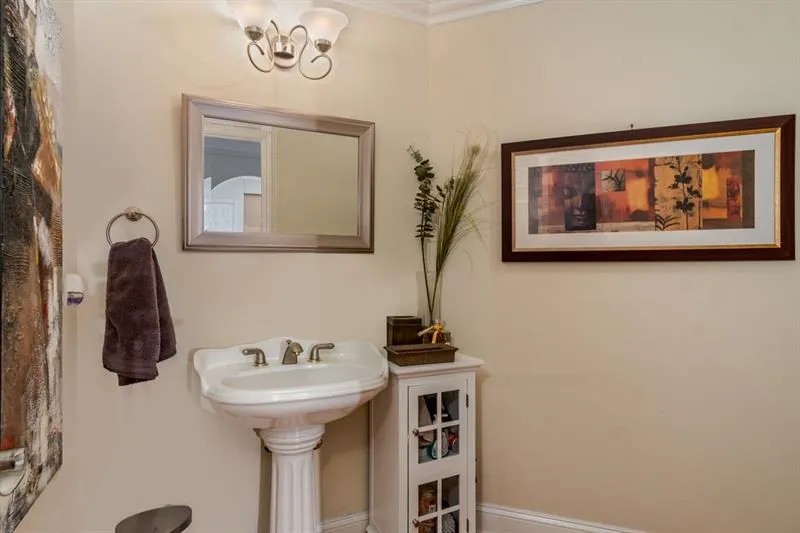 6375 Glenridge Drive Ne Unit 300, Sandy Springs, Georgia 30328, 4 Bedrooms Bedrooms, ,4 BathroomsBathrooms,Residential,Sold,6375 Glenridge Drive Ne Unit 300,6651465
