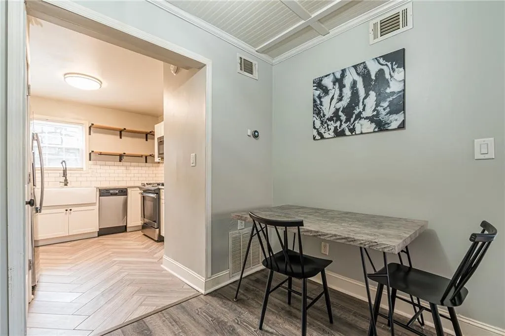 5569 Kingport Drive, Atlanta, Georgia 30342, 2 Bedrooms Bedrooms, ,1 BathroomBathrooms,Residential,Sold,5569 Kingport Drive,7269951