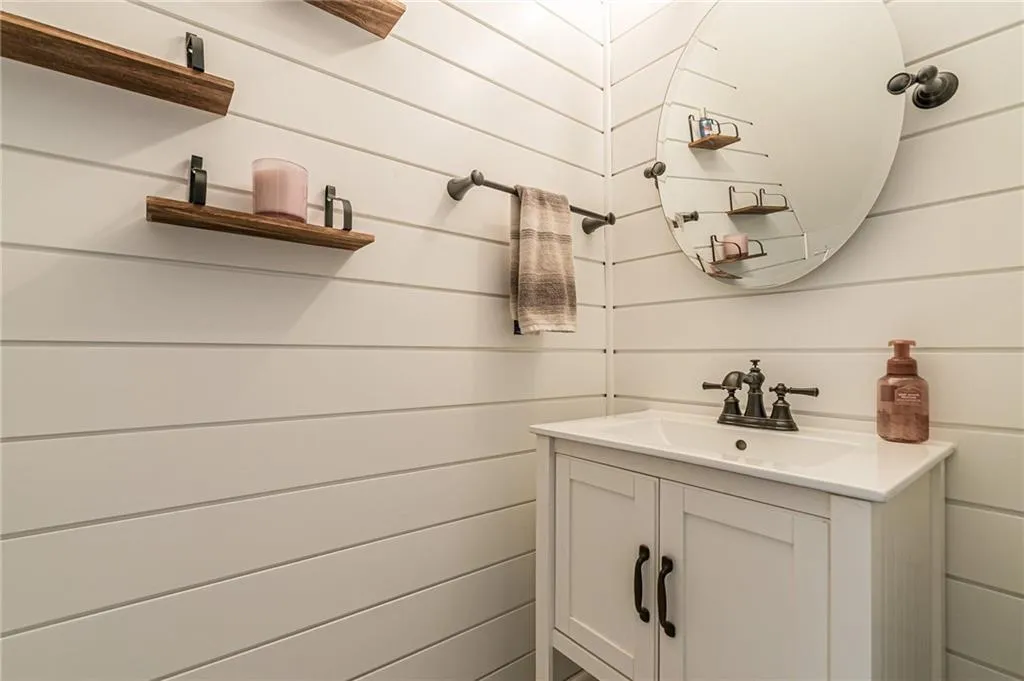 5569 Kingport Drive, Atlanta, Georgia 30342, 2 Bedrooms Bedrooms, ,1 BathroomBathrooms,Residential,Sold,5569 Kingport Drive,7269951