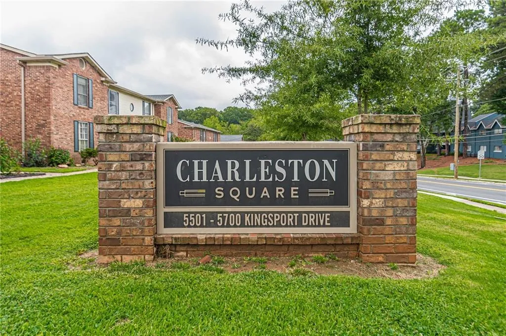 5569 Kingport Drive, Atlanta, Georgia 30342, 2 Bedrooms Bedrooms, ,1 BathroomBathrooms,Residential,Sold,5569 Kingport Drive,7269951