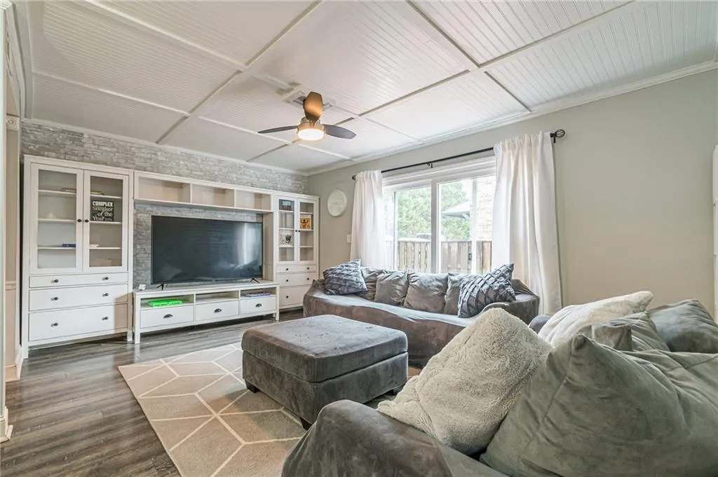 5569 Kingport Drive, Atlanta, Georgia 30342, 2 Bedrooms Bedrooms, ,1 BathroomBathrooms,Residential,Sold,5569 Kingport Drive,7269951