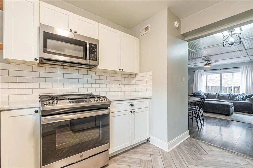 5569 Kingport Drive, Atlanta, Georgia 30342, 2 Bedrooms Bedrooms, ,1 BathroomBathrooms,Residential,Sold,5569 Kingport Drive,7269951