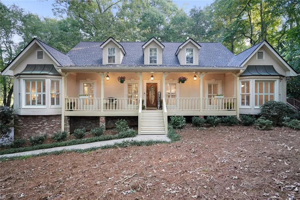 2850 Spalding Drive, Sandy Springs, Georgia 30350, 4 Bedrooms Bedrooms, ,4 BathroomsBathrooms,Residential,Sold,2850 Spalding Drive,6947855