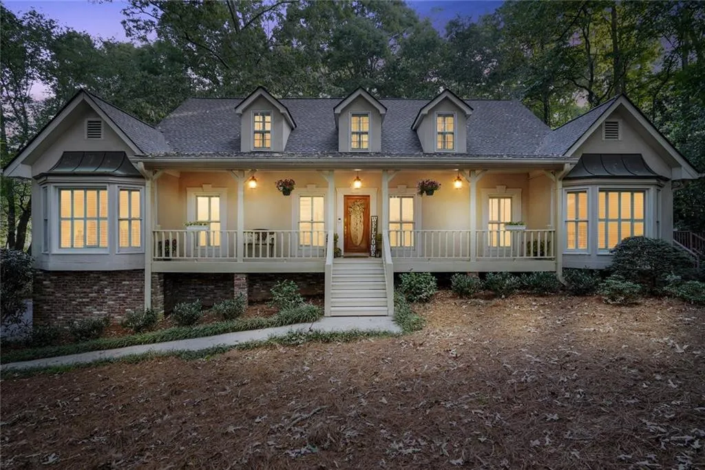 2850 Spalding Drive, Sandy Springs, Georgia 30350, 4 Bedrooms Bedrooms, ,4 BathroomsBathrooms,Residential,Sold,2850 Spalding Drive,6947855