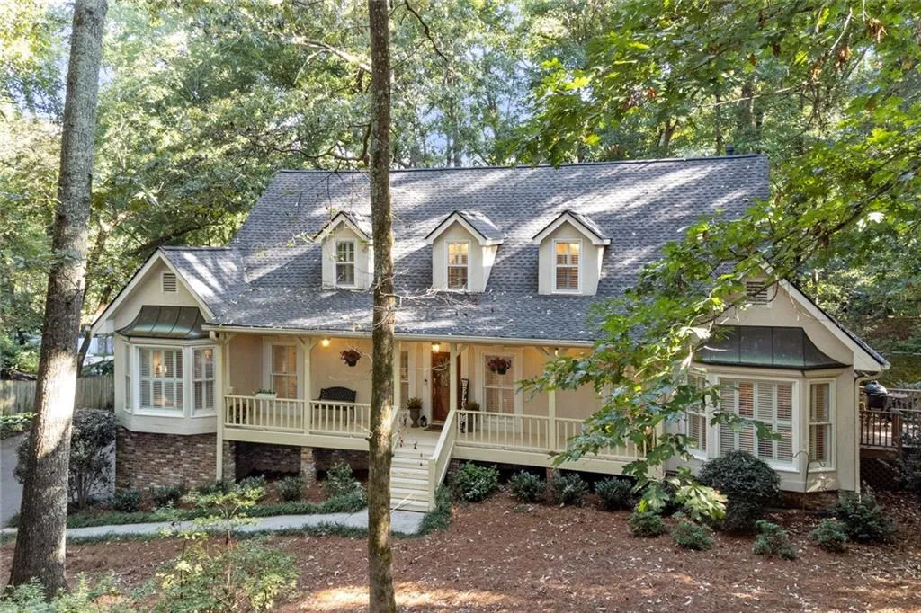 2850 Spalding Drive, Sandy Springs, Georgia 30350, 4 Bedrooms Bedrooms, ,4 BathroomsBathrooms,Residential,Sold,2850 Spalding Drive,6947855