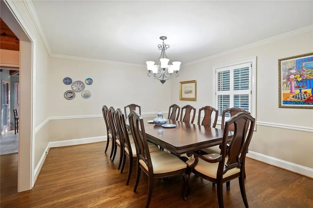 2850 Spalding Drive, Sandy Springs, Georgia 30350, 4 Bedrooms Bedrooms, ,4 BathroomsBathrooms,Residential,Sold,2850 Spalding Drive,6947855