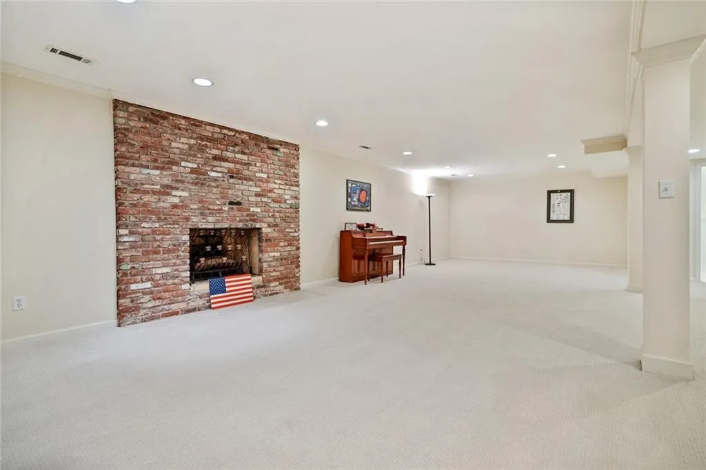 2850 Spalding Drive, Sandy Springs, Georgia 30350, 4 Bedrooms Bedrooms, ,4 BathroomsBathrooms,Residential,Sold,2850 Spalding Drive,6947855
