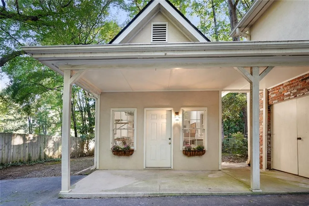 2850 Spalding Drive, Sandy Springs, Georgia 30350, 4 Bedrooms Bedrooms, ,4 BathroomsBathrooms,Residential,Sold,2850 Spalding Drive,6947855