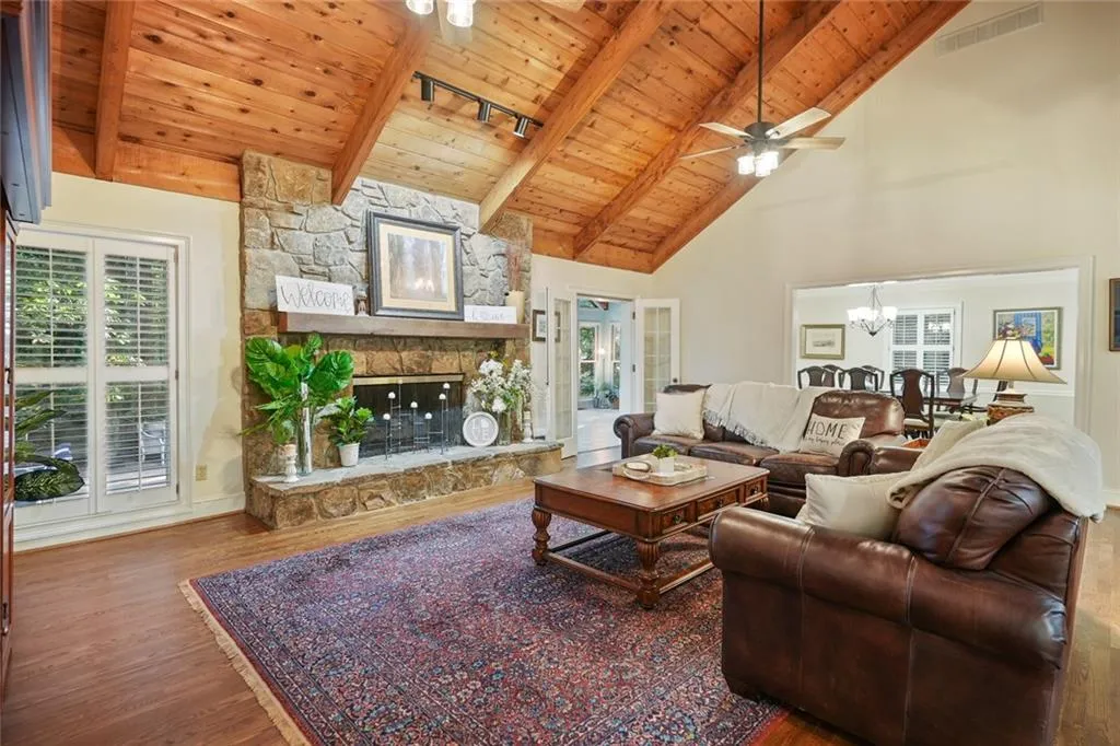 2850 Spalding Drive, Sandy Springs, Georgia 30350, 4 Bedrooms Bedrooms, ,4 BathroomsBathrooms,Residential,Sold,2850 Spalding Drive,6947855