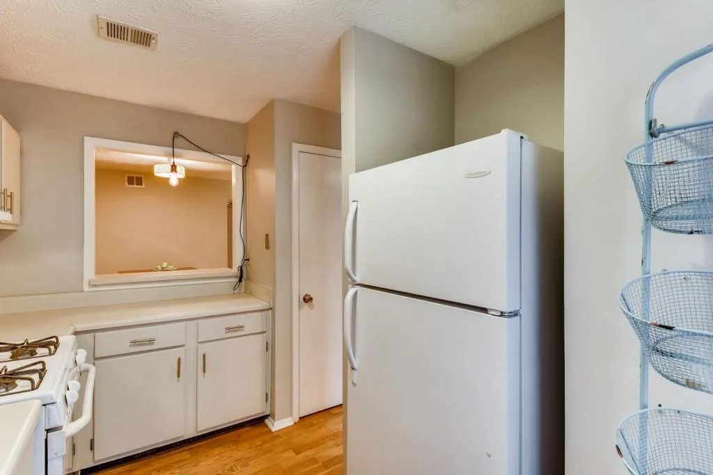 1308 Woodcliff Drive Unit 1308, Sandy Springs, Georgia 30350, 1 Bedroom Bedrooms, ,1 BathroomBathrooms,Residential,Sold,1308 Woodcliff Drive Unit 1308,6801985