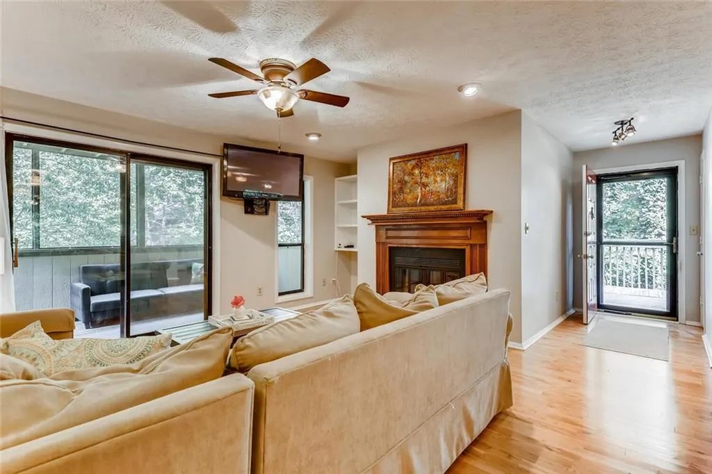 1308 Woodcliff Drive Unit 1308, Sandy Springs, Georgia 30350, 1 Bedroom Bedrooms, ,1 BathroomBathrooms,Residential,Sold,1308 Woodcliff Drive Unit 1308,6801985