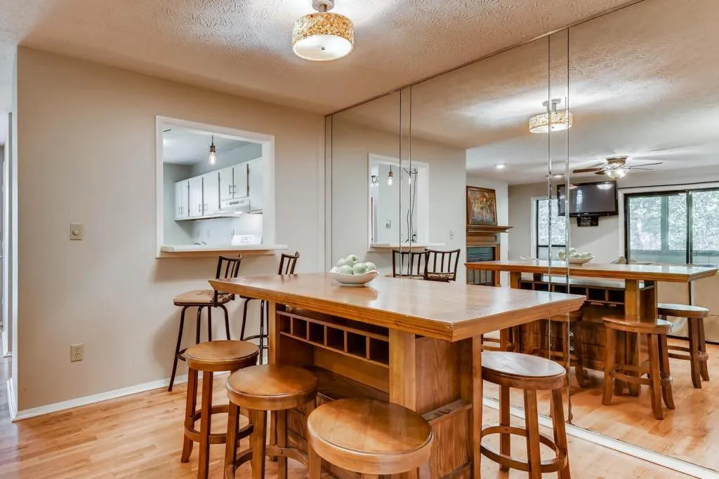 1308 Woodcliff Drive Unit 1308, Sandy Springs, Georgia 30350, 1 Bedroom Bedrooms, ,1 BathroomBathrooms,Residential,Sold,1308 Woodcliff Drive Unit 1308,6801985