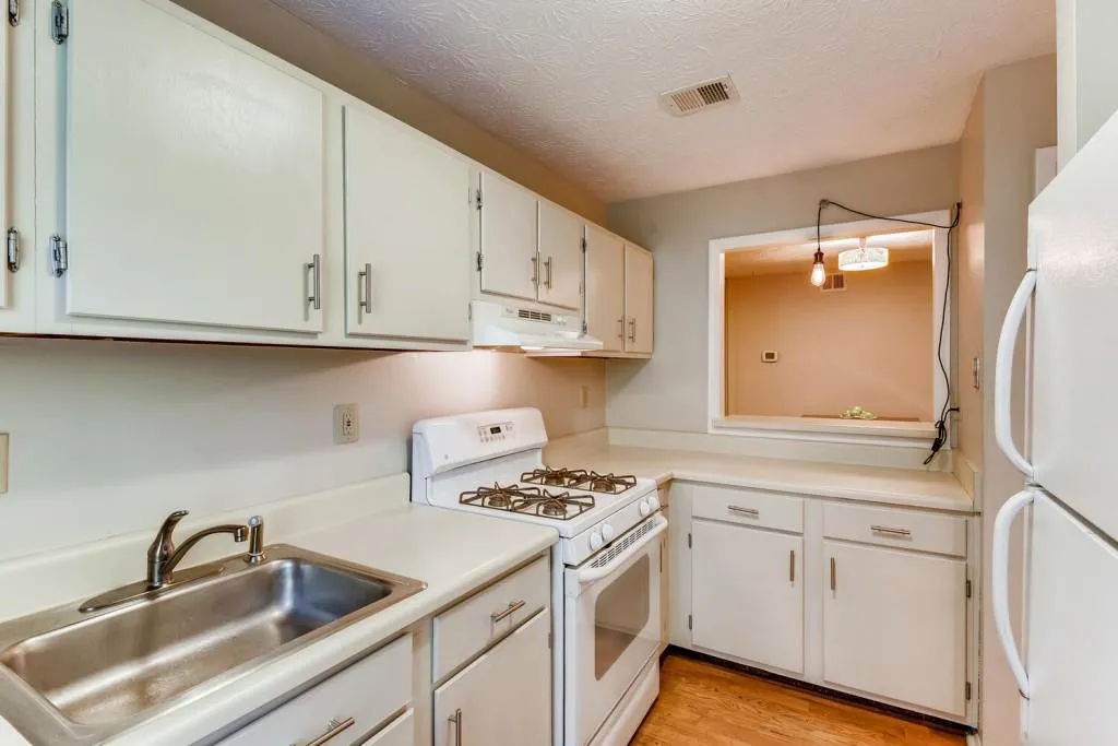 1308 Woodcliff Drive Unit 1308, Sandy Springs, Georgia 30350, 1 Bedroom Bedrooms, ,1 BathroomBathrooms,Residential,Sold,1308 Woodcliff Drive Unit 1308,6801985