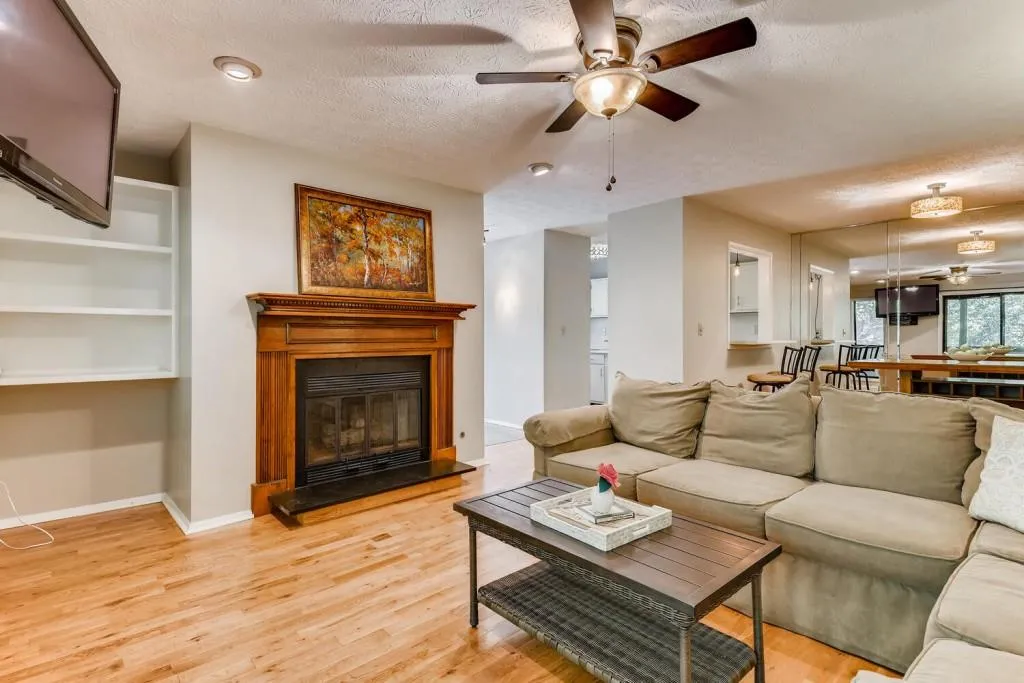 1308 Woodcliff Drive Unit 1308, Sandy Springs, Georgia 30350, 1 Bedroom Bedrooms, ,1 BathroomBathrooms,Residential,Sold,1308 Woodcliff Drive Unit 1308,6801985