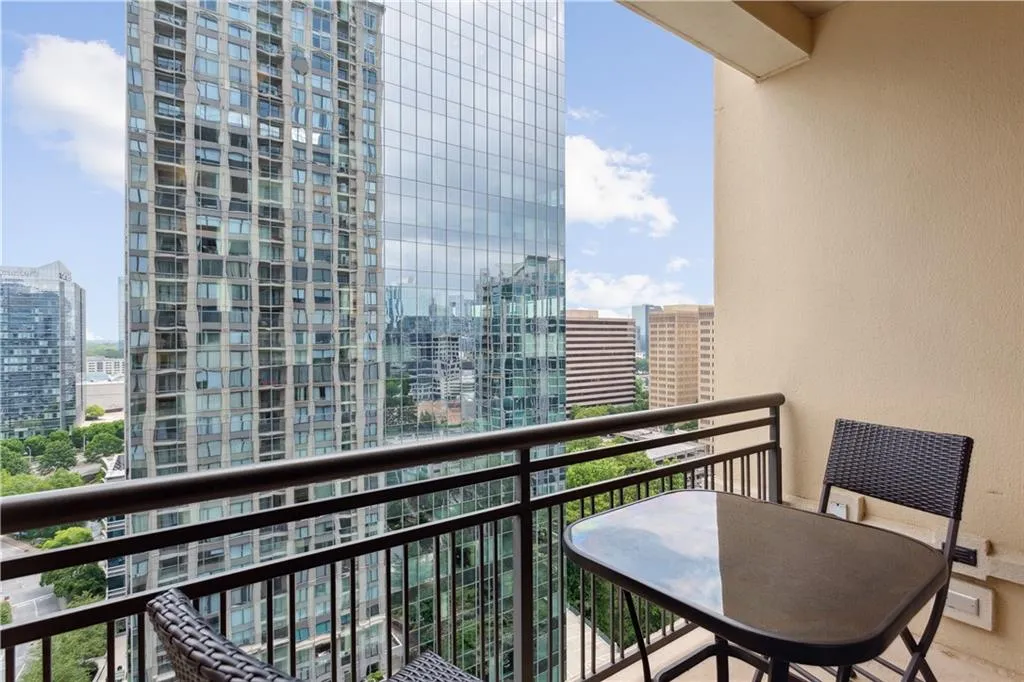 3445 Stratford Road Ne Unit 2105, Atlanta, Georgia 30326, 1 Bedroom Bedrooms, ,1 BathroomBathrooms,Residential,Sold,3445 Stratford Road Ne Unit 2105,7066465