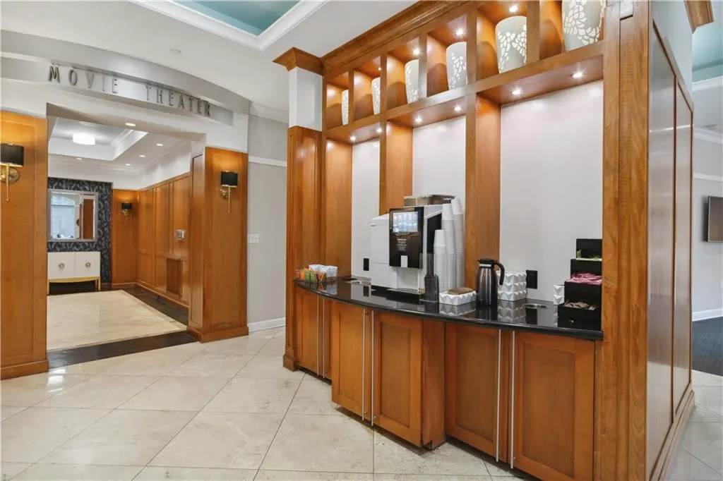 3445 Stratford Road Ne Unit 2105, Atlanta, Georgia 30326, 1 Bedroom Bedrooms, ,1 BathroomBathrooms,Residential,Sold,3445 Stratford Road Ne Unit 2105,7066465