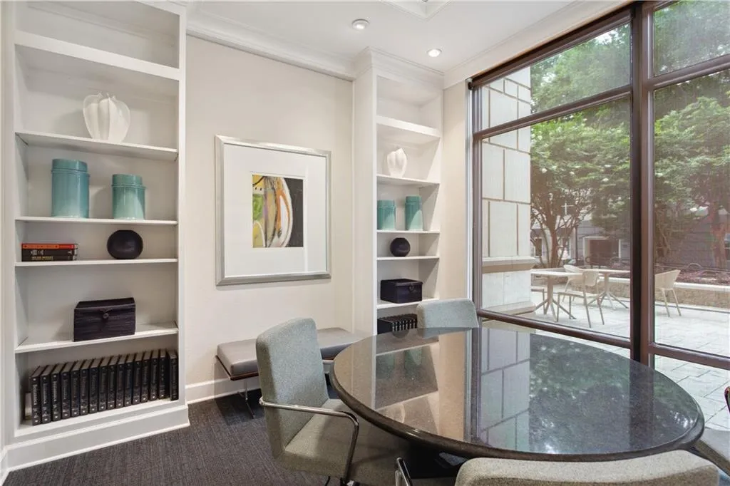 3445 Stratford Road Ne Unit 2105, Atlanta, Georgia 30326, 1 Bedroom Bedrooms, ,1 BathroomBathrooms,Residential,Sold,3445 Stratford Road Ne Unit 2105,7066465