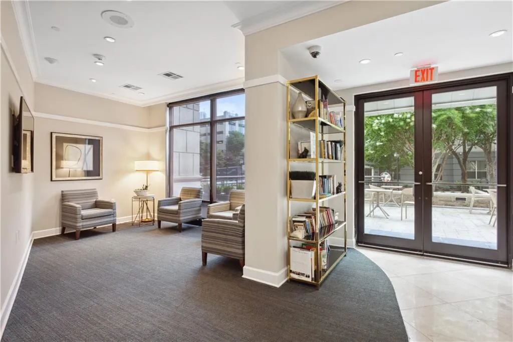 3445 Stratford Road Ne Unit 2105, Atlanta, Georgia 30326, 1 Bedroom Bedrooms, ,1 BathroomBathrooms,Residential,Sold,3445 Stratford Road Ne Unit 2105,7066465