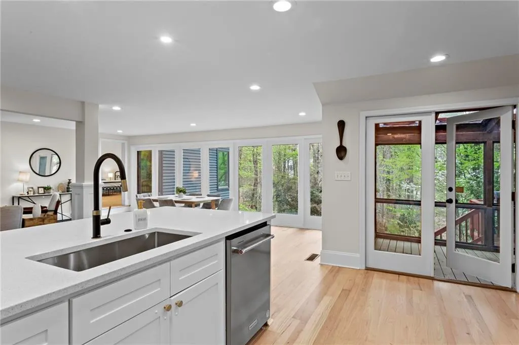 1890 Spalding Drive, Atlanta, Georgia 30350, 5 Bedrooms Bedrooms, ,3 BathroomsBathrooms,Residential,For Sale,1890 Spalding Drive,7619822