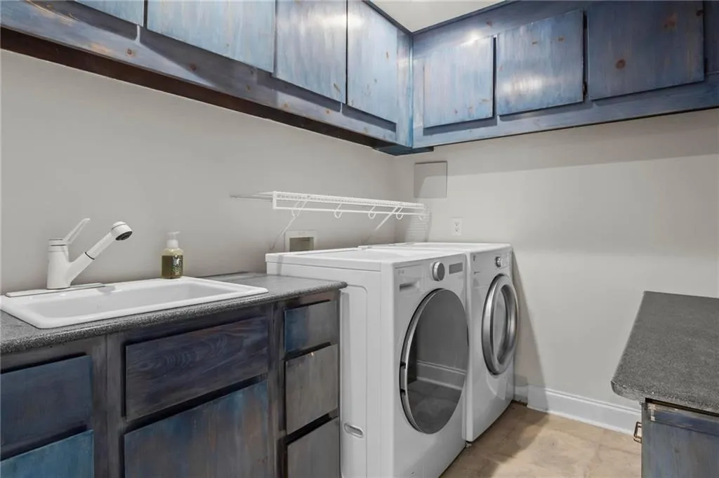 1890 Spalding Drive, Atlanta, Georgia 30350, 5 Bedrooms Bedrooms, ,3 BathroomsBathrooms,Residential,For Sale,1890 Spalding Drive,7619822