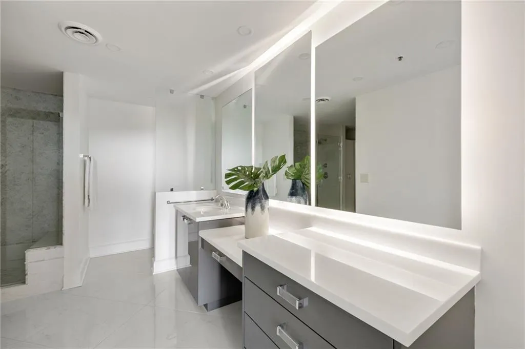 2660 Peachtree Road Nw Unit 25h, Atlanta, Georgia 30305, 2 Bedrooms Bedrooms, ,2 BathroomsBathrooms,Residential,For Sale,2660 Peachtree Road Nw Unit 25h,7518551