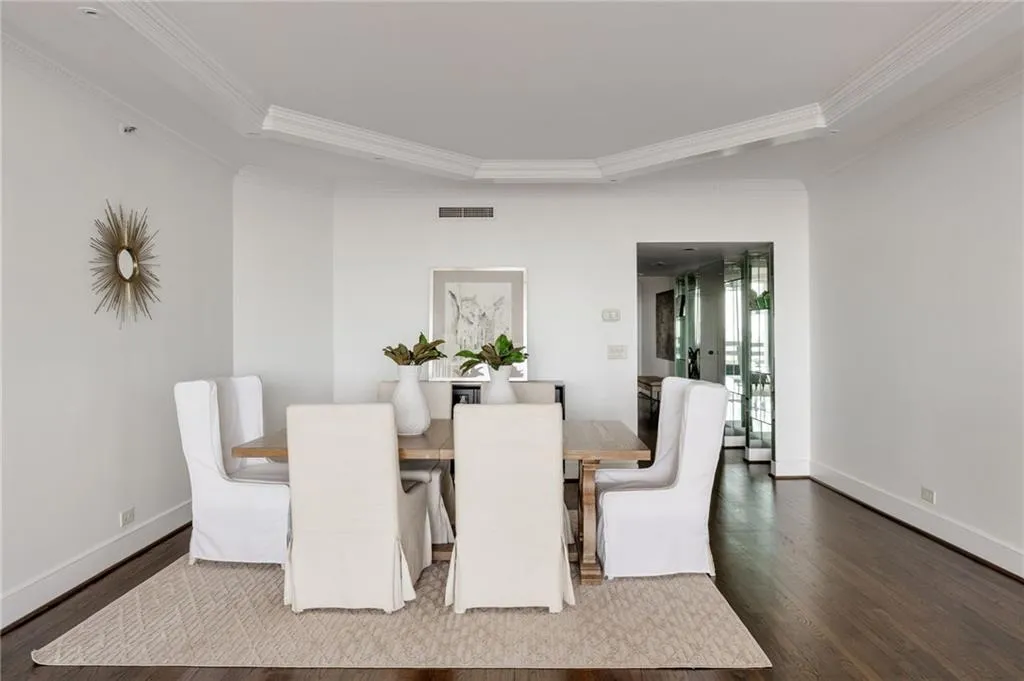2660 Peachtree Road Nw Unit 25h, Atlanta, Georgia 30305, 2 Bedrooms Bedrooms, ,2 BathroomsBathrooms,Residential,For Sale,2660 Peachtree Road Nw Unit 25h,7518551