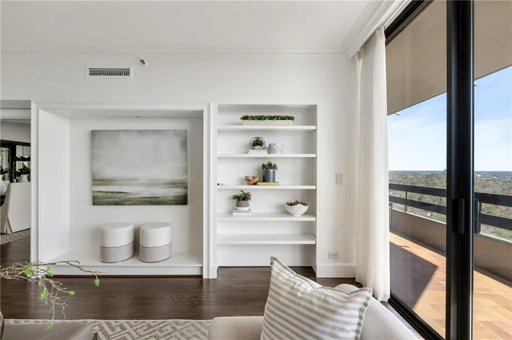 2660 Peachtree Road Nw Unit 25h, Atlanta, Georgia 30305, 2 Bedrooms Bedrooms, ,2 BathroomsBathrooms,Residential,For Sale,2660 Peachtree Road Nw Unit 25h,7518551