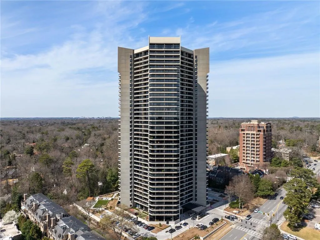 2660 Peachtree Road Nw Unit 25h, Atlanta, Georgia 30305, 2 Bedrooms Bedrooms, ,2 BathroomsBathrooms,Residential,For Sale,2660 Peachtree Road Nw Unit 25h,7518551