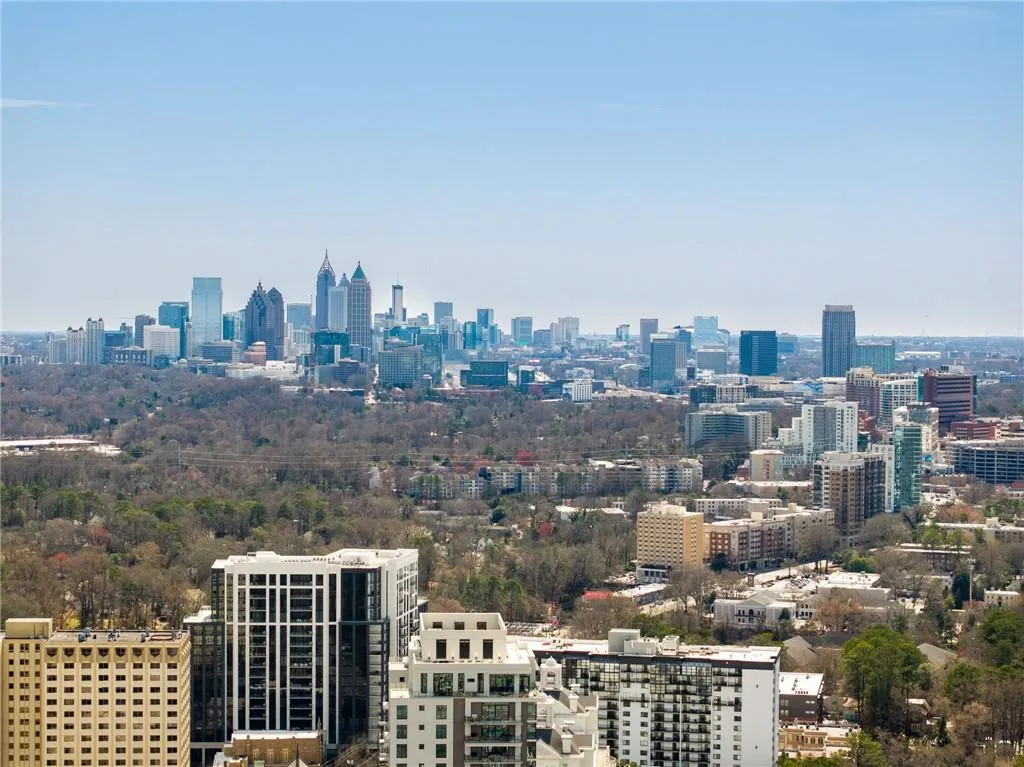 2660 Peachtree Road Nw Unit 25h, Atlanta, Georgia 30305, 2 Bedrooms Bedrooms, ,2 BathroomsBathrooms,Residential,For Sale,2660 Peachtree Road Nw Unit 25h,7518551
