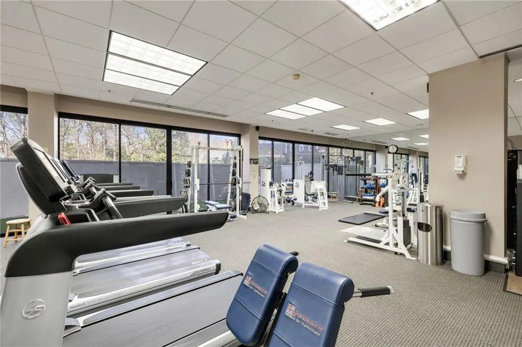 2660 Peachtree Road Nw Unit 25h, Atlanta, Georgia 30305, 2 Bedrooms Bedrooms, ,2 BathroomsBathrooms,Residential,For Sale,2660 Peachtree Road Nw Unit 25h,7518551