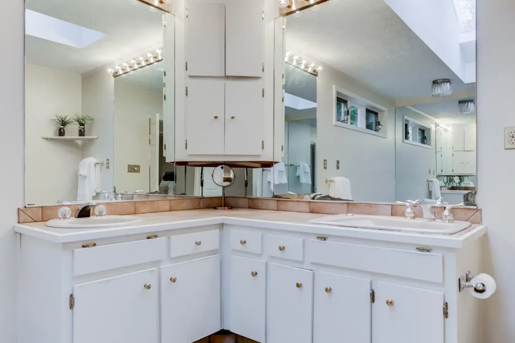 4545 Jolyn Place, Sandy Springs, Georgia 30342, 3 Bedrooms Bedrooms, ,3 BathroomsBathrooms,Residential,Sold,4545 Jolyn Place,6523042 4545 Jolyn Place, Sandy Springs, Georgia 30342, 3 Bedrooms Bedrooms, ,3 BathroomsBathrooms,Residential,Sold,4545 Jolyn Place,6523042