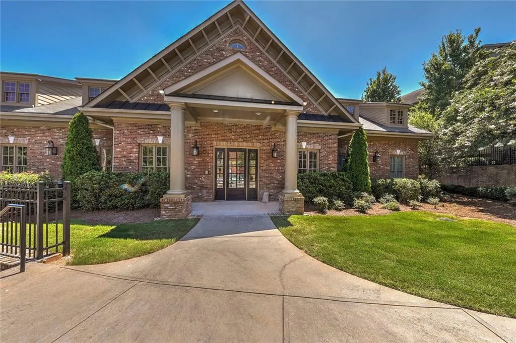 821 Northam Lane, Sandy Springs, Georgia 30342, 3 Bedrooms Bedrooms, ,3 BathroomsBathrooms,Residential,Sold,821 Northam Lane,6041446