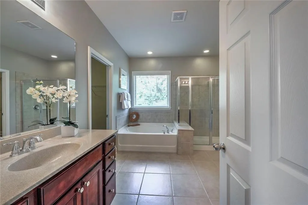 821 Northam Lane, Sandy Springs, Georgia 30342, 3 Bedrooms Bedrooms, ,3 BathroomsBathrooms,Residential,Sold,821 Northam Lane,6041446