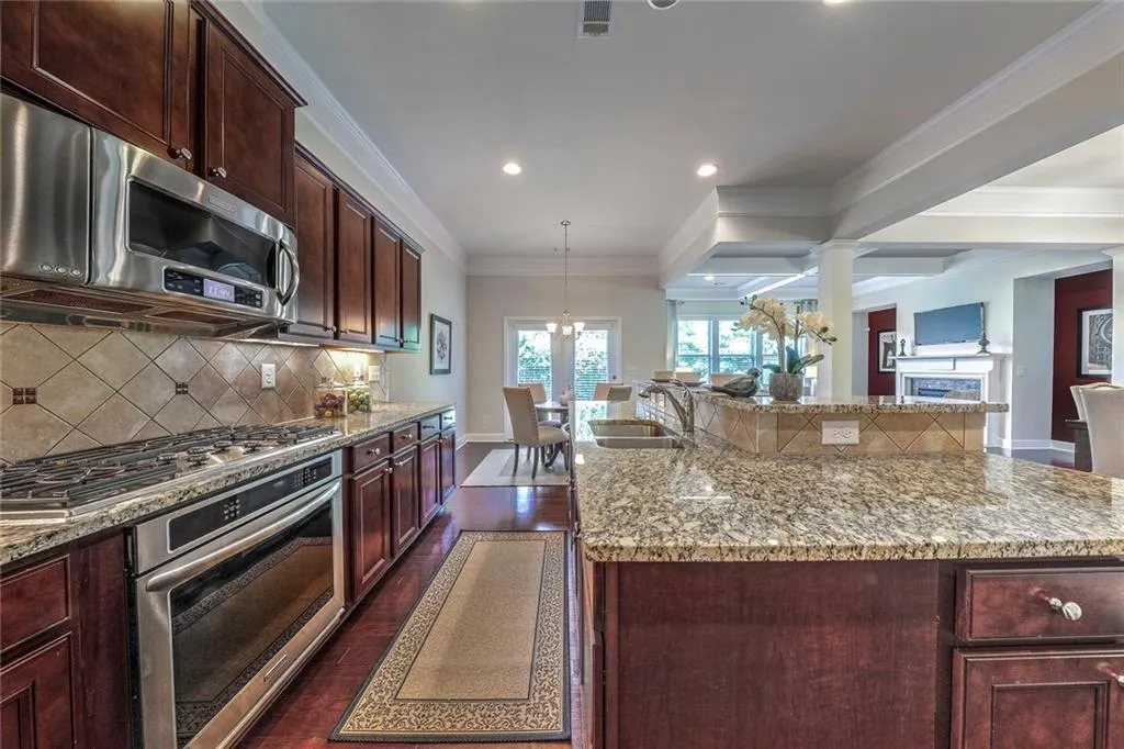 821 Northam Lane, Sandy Springs, Georgia 30342, 3 Bedrooms Bedrooms, ,3 BathroomsBathrooms,Residential,Sold,821 Northam Lane,6041446