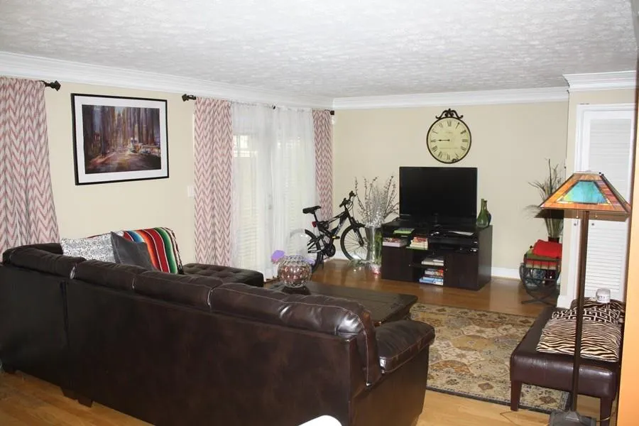 6980 Roswell Road Unit H1, Atlanta, Georgia 30328, 3 Bedrooms Bedrooms, ,2 BathroomsBathrooms,Residential,Sold,6980 Roswell Road Unit H1,5696079