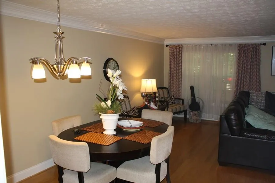 6980 Roswell Road Unit H1, Atlanta, Georgia 30328, 3 Bedrooms Bedrooms, ,2 BathroomsBathrooms,Residential,Sold,6980 Roswell Road Unit H1,5696079