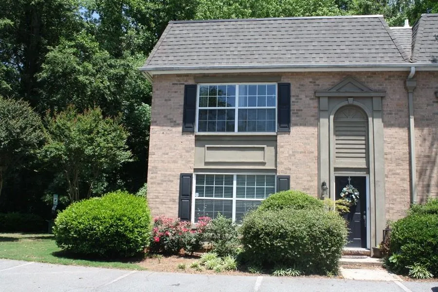6980 Roswell Road Unit H1, Atlanta, Georgia 30328, 3 Bedrooms Bedrooms, ,2 BathroomsBathrooms,Residential,Sold,6980 Roswell Road Unit H1,5696079