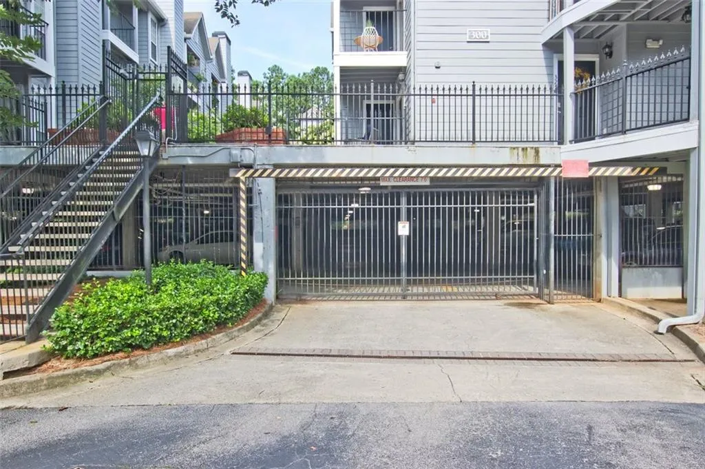 327 Granville Court, Atlanta, Georgia 30328, 1 Bedroom Bedrooms, ,1 BathroomBathrooms,Residential,Sold,327 Granville Court,7098687