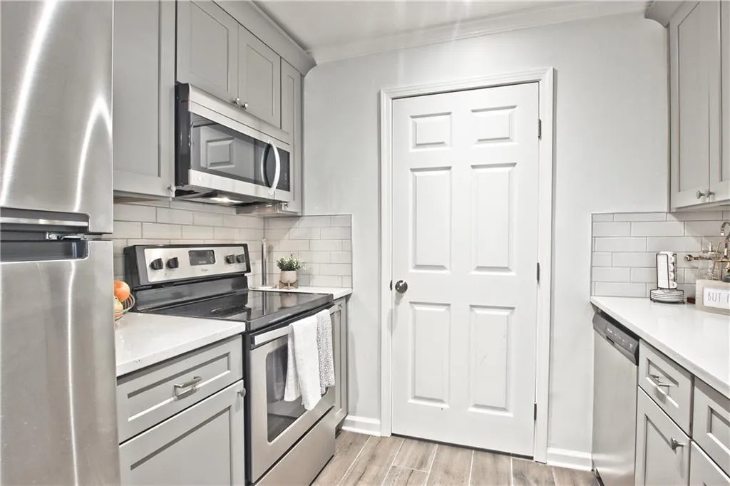 327 Granville Court, Atlanta, Georgia 30328, 1 Bedroom Bedrooms, ,1 BathroomBathrooms,Residential,Sold,327 Granville Court,7098687