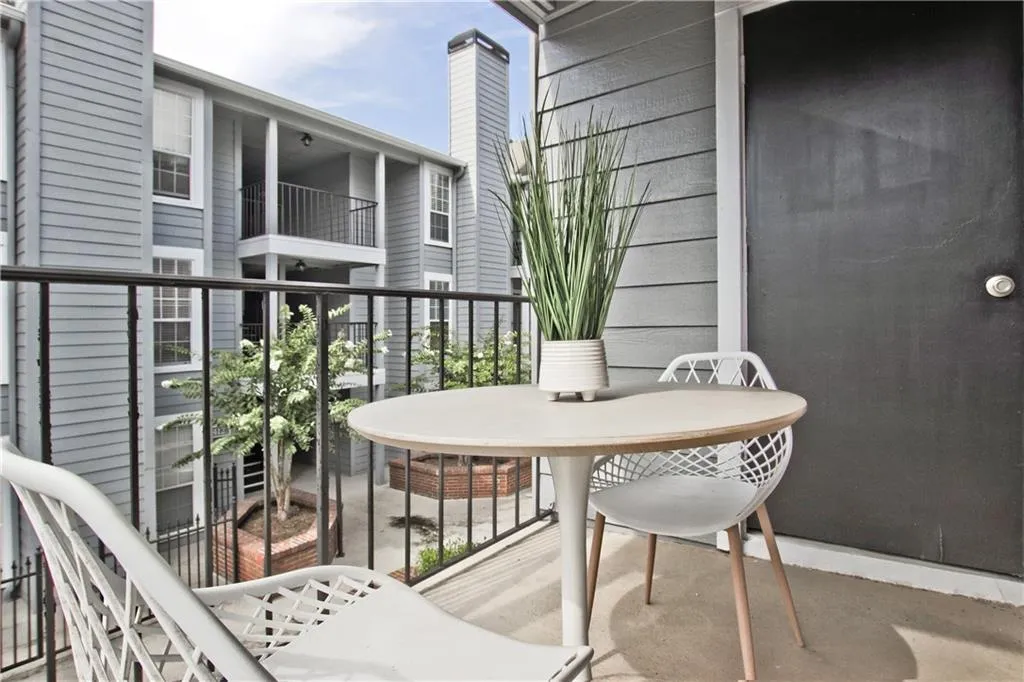 327 Granville Court, Atlanta, Georgia 30328, 1 Bedroom Bedrooms, ,1 BathroomBathrooms,Residential,Sold,327 Granville Court,7098687