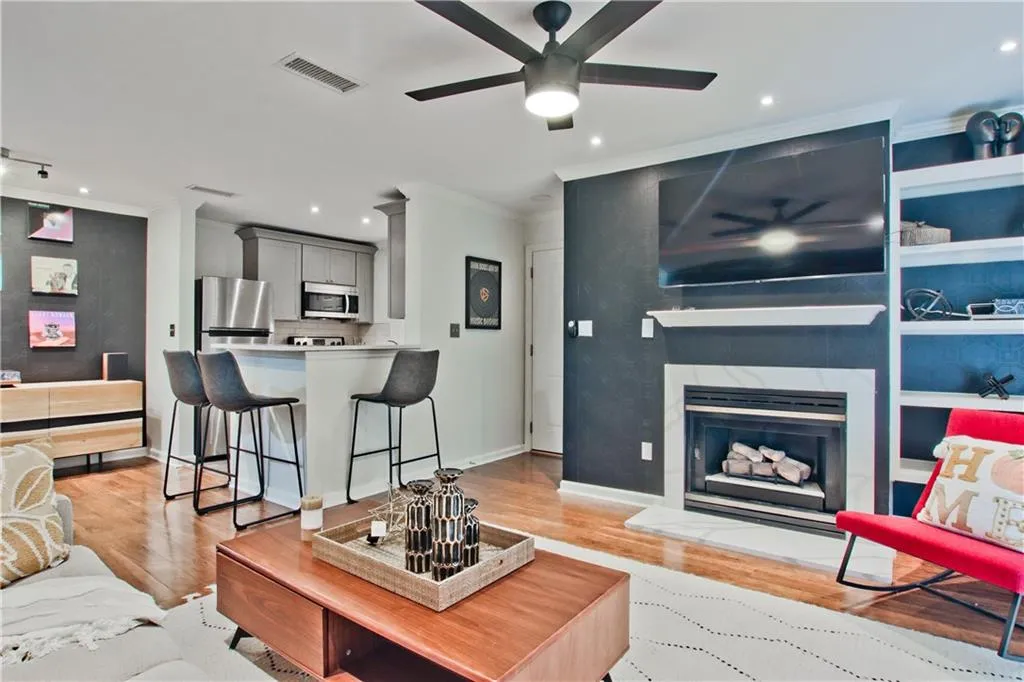 327 Granville Court, Atlanta, Georgia 30328, 1 Bedroom Bedrooms, ,1 BathroomBathrooms,Residential,Sold,327 Granville Court,7098687