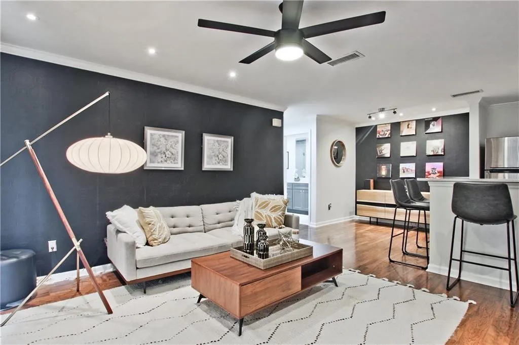 327 Granville Court, Atlanta, Georgia 30328, 1 Bedroom Bedrooms, ,1 BathroomBathrooms,Residential,Sold,327 Granville Court,7098687