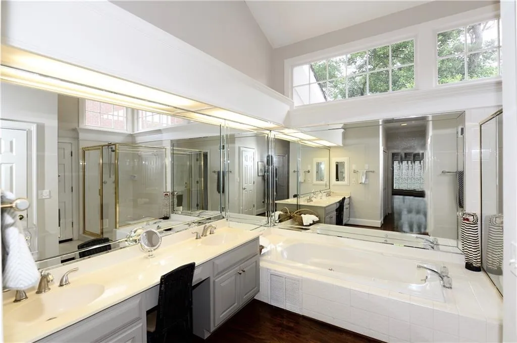 130 Belmont Trace Nw, Sandy Springs, Georgia 30328, 3 Bedrooms Bedrooms, ,2 BathroomsBathrooms,Residential,Sold,130 Belmont Trace Nw,5716629