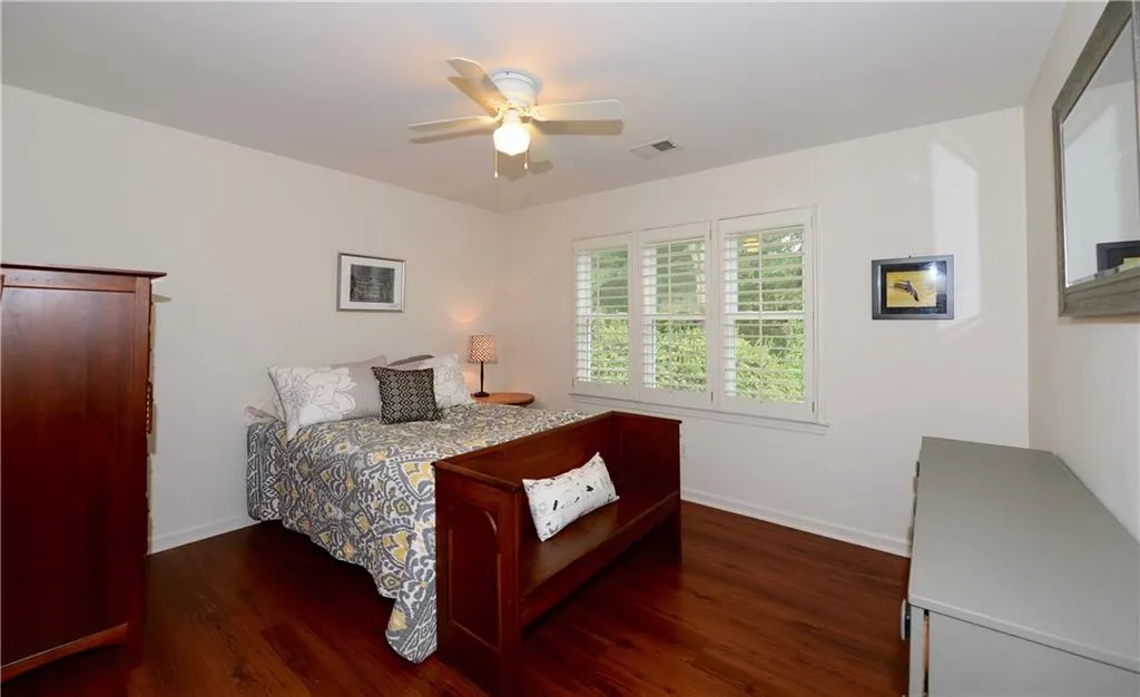 130 Belmont Trace Nw, Sandy Springs, Georgia 30328, 3 Bedrooms Bedrooms, ,2 BathroomsBathrooms,Residential,Sold,130 Belmont Trace Nw,5716629