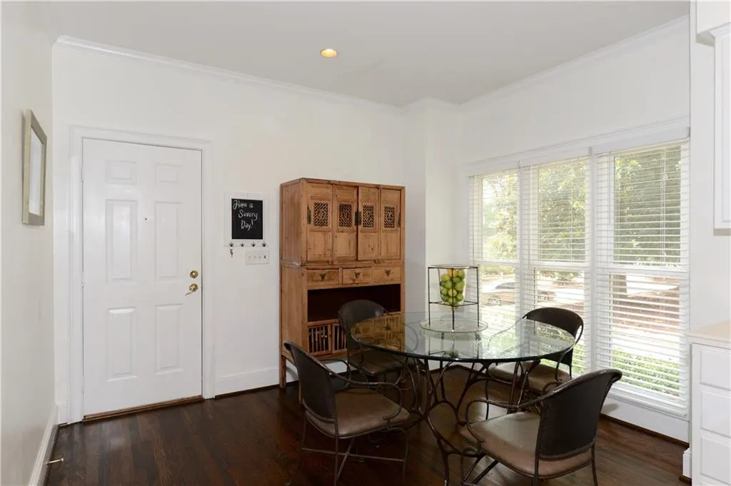 130 Belmont Trace Nw, Sandy Springs, Georgia 30328, 3 Bedrooms Bedrooms, ,2 BathroomsBathrooms,Residential,Sold,130 Belmont Trace Nw,5716629