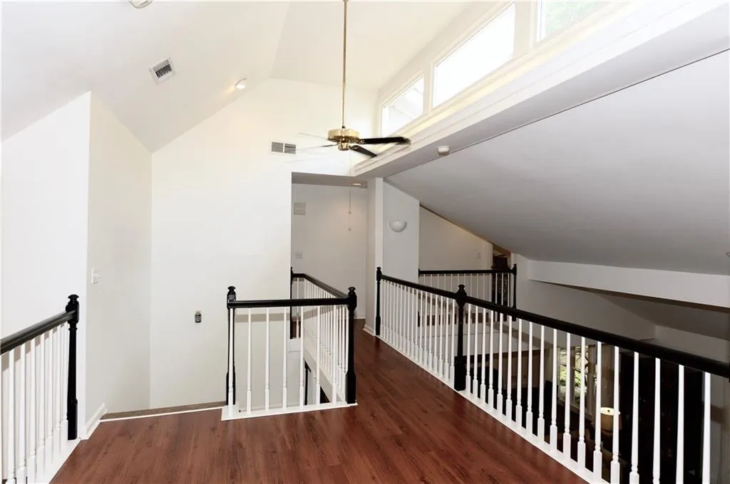 130 Belmont Trace Nw, Sandy Springs, Georgia 30328, 3 Bedrooms Bedrooms, ,2 BathroomsBathrooms,Residential,Sold,130 Belmont Trace Nw,5716629