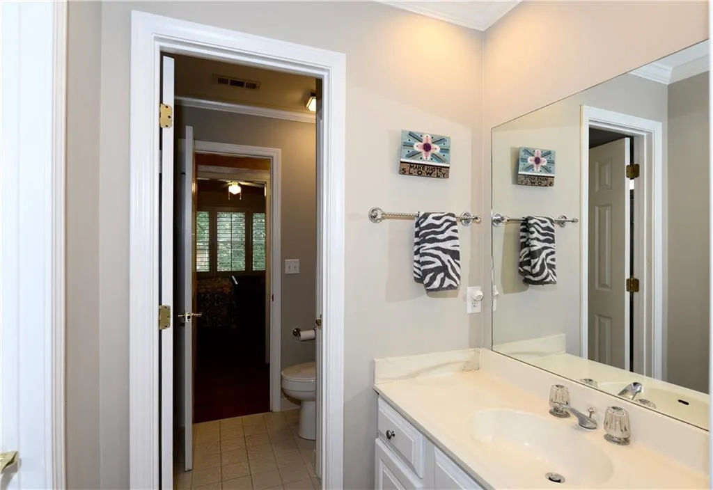 130 Belmont Trace Nw, Sandy Springs, Georgia 30328, 3 Bedrooms Bedrooms, ,2 BathroomsBathrooms,Residential,Sold,130 Belmont Trace Nw,5716629
